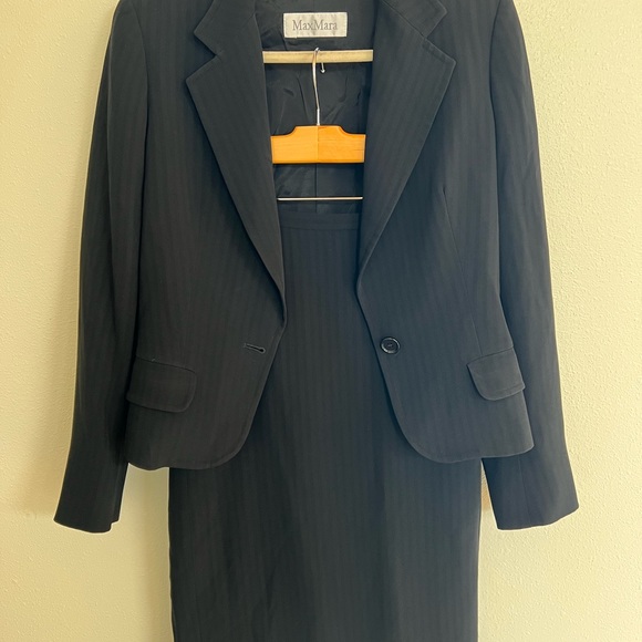 MaxMara 2 piece suit blazer skirt stripe black 8 - Picture 9 of 11